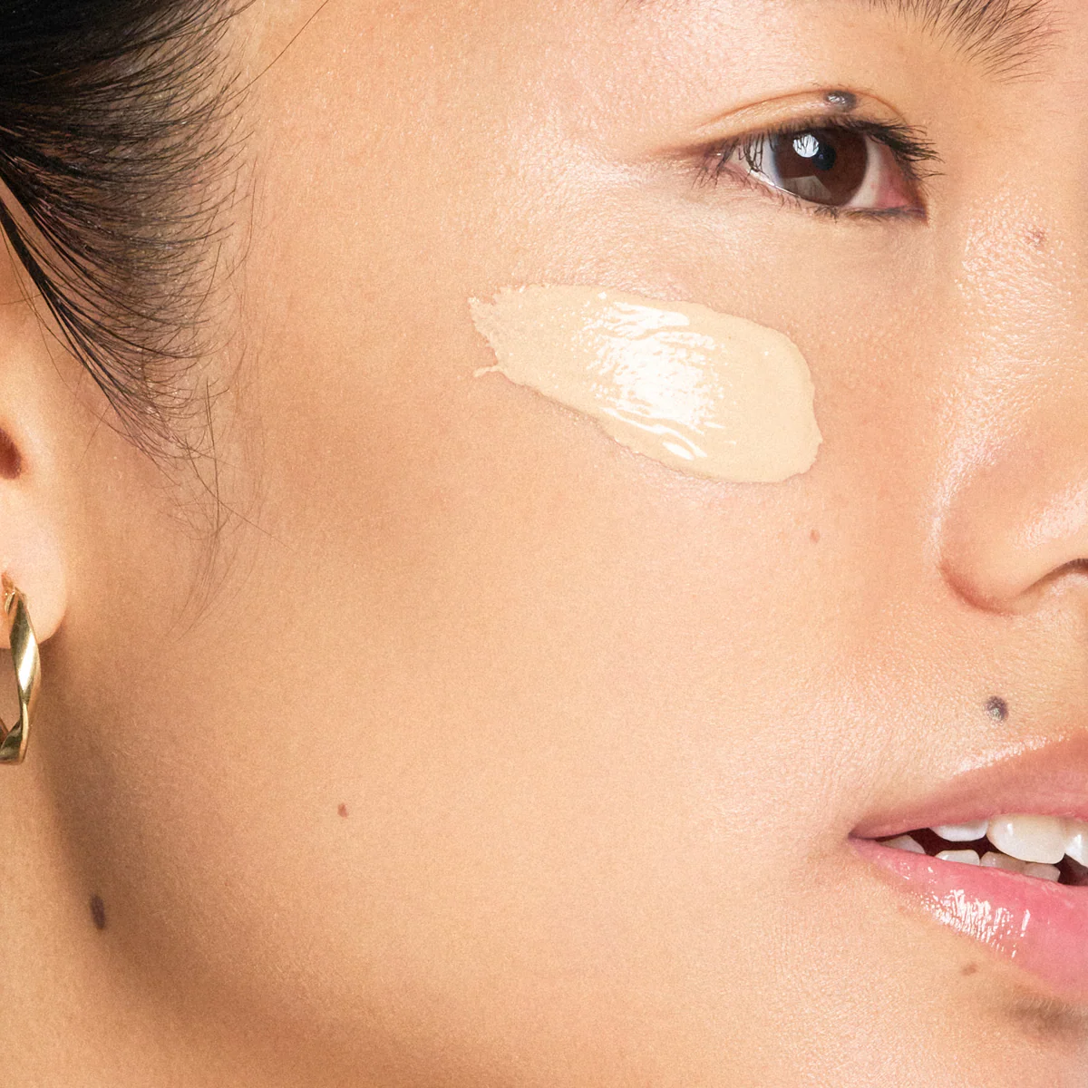 Illuminating Tinted Moisturiser SPF15 - Image 6